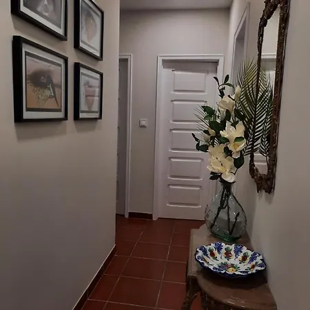 Casa Do Ninho - Entre O Campo E A *