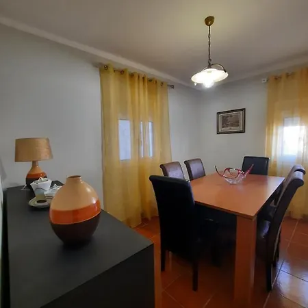 Casa Do Ninho - Entre O Campo E A *